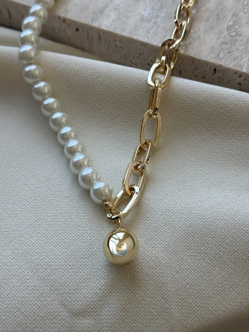     Maris · Lien Necklace