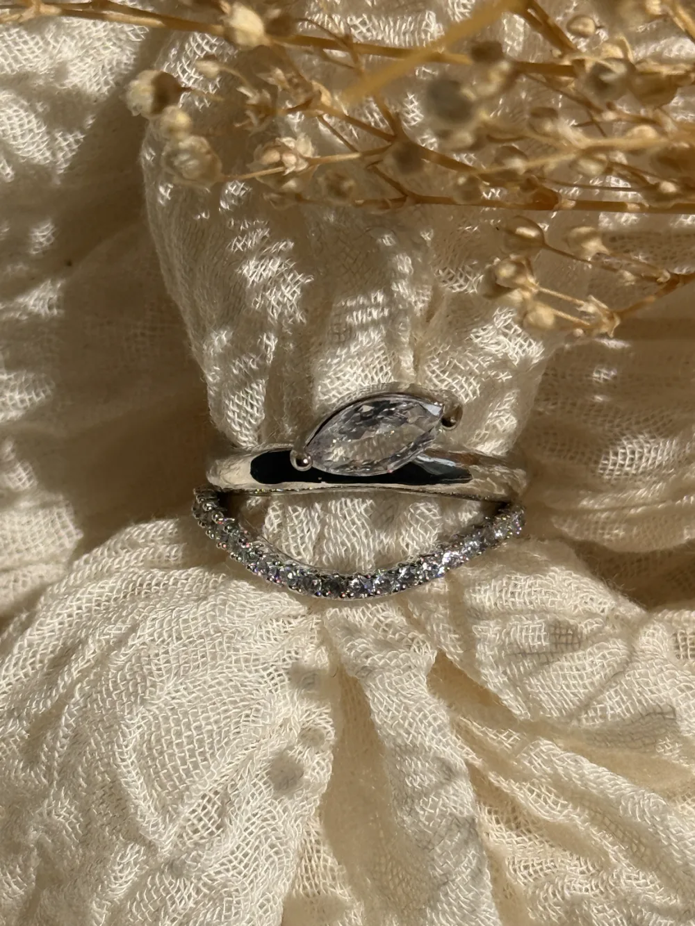 Elyra · Dawn Argent